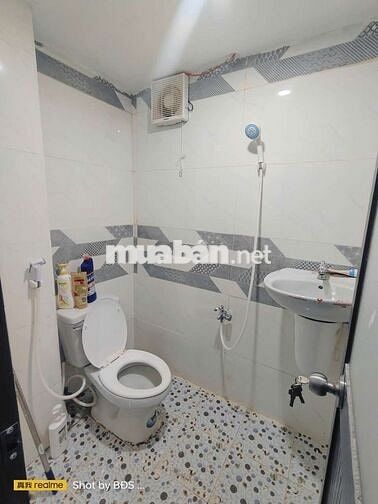 Nhà đẹp đường xe tải QL13 HBP, 8,5tr/ tháng