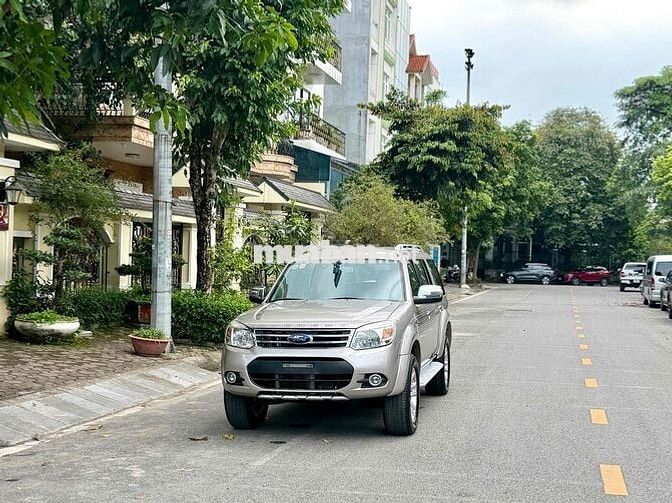 Ford Everest 2015 Limited 4x2 - 128000 km