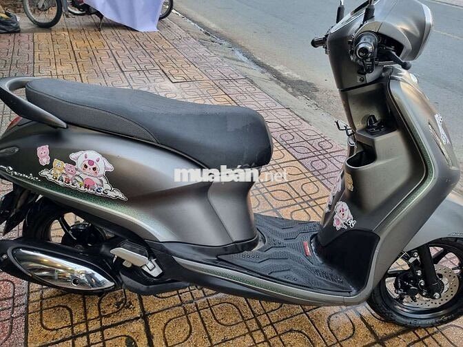 Yamaha Grande màu Xám