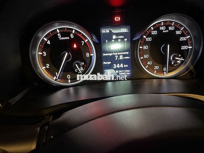 Suzuki XL7, màu đỏ mận 2022 36700 km