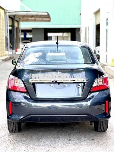 Mitsubishi Attrage MT Trắng