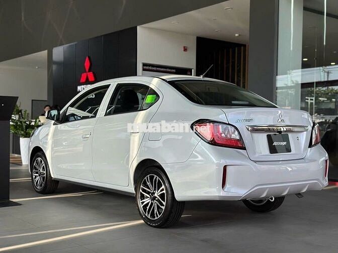 Mitsubishi Attrage MT Trắng