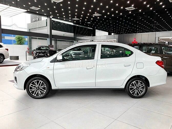 Mitsubishi Attrage MT Trắng
