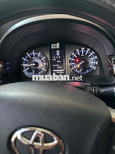 Toyota Innova 2.0G Trắng 7 chỗ