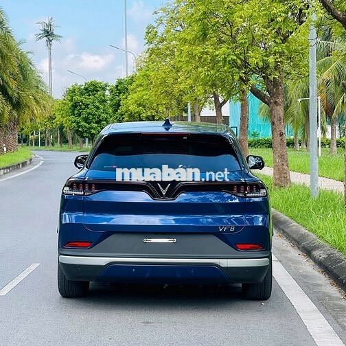 Xe ô tô điện Vinfast VF8 Eco 2023 Xanh