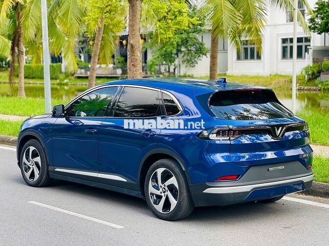 Xe ô tô điện Vinfast VF8 Eco 2023 Xanh