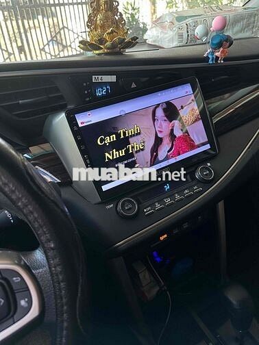 Toyota Innova 2.0G Trắng 7 chỗ