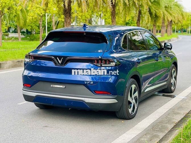 Xe ô tô điện Vinfast VF8 Eco 2023 Xanh