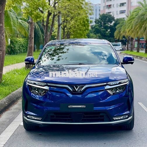 Xe ô tô điện Vinfast VF8 Eco 2023 Xanh