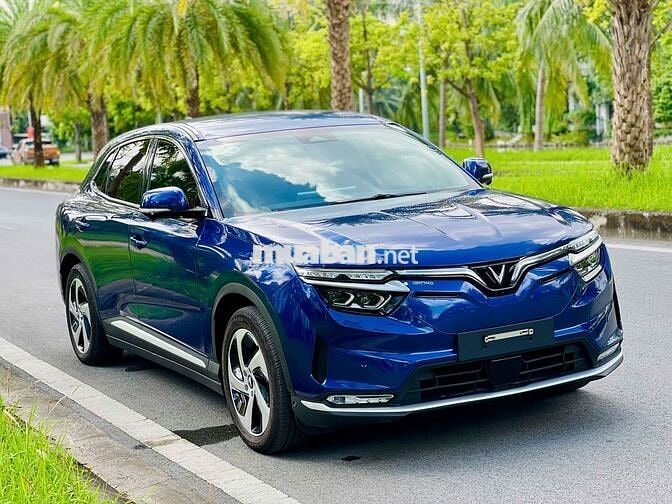 Xe ô tô điện Vinfast VF8 Eco 2023 Xanh