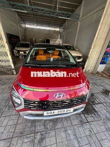 Hyundai Stargazer Đỏ 7 chỗ