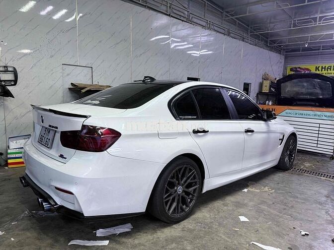 BMW 320i Trắng Tự động