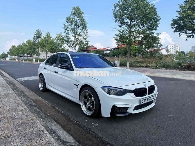 BMW 320i Trắng Tự động