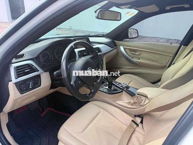 BMW 320i Trắng Tự động