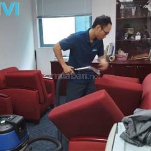 Cần 1 bạn làm vệ sinh sofa, nệm