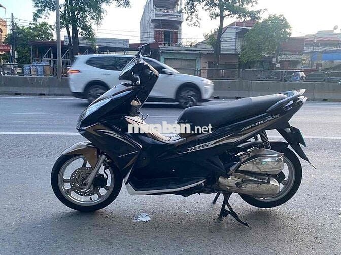 Honda Air Blade zin chất đẹp như hình