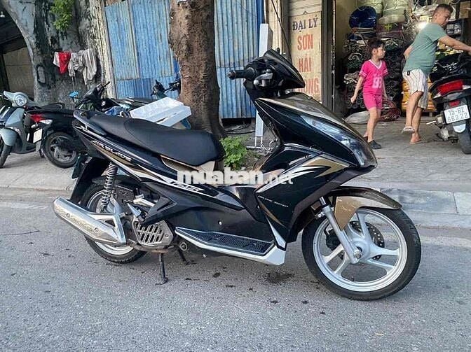 Honda Air Blade zin chất đẹp như hình