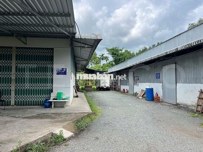 Kho xưởng bãi 1.200 m² đường Quốc Lộ 61C, lộ Container
