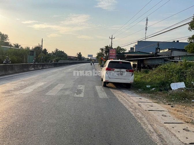 Bán nhà hơn 8m mặt đường Quốc lộ 22B. 680m2 có thổ. 230tr 1mn 