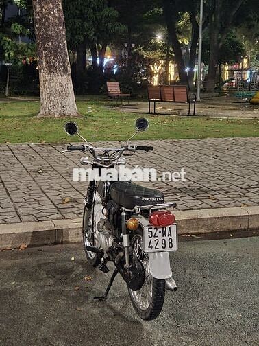 Xe Honda 67 Đen Trắng 