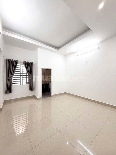Bán nhà Phạm Văn Chiêu,có hđ thuê 17tr, hẻm oto 5m,gần chợ hạch Đà