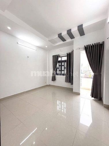 Bán nhà Phạm Văn Chiêu,có hđ thuê 17tr, hẻm oto 5m,gần chợ hạch Đà