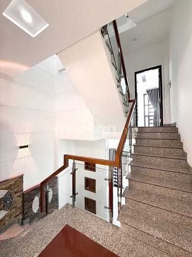 Bán nhà Phạm Văn Chiêu,có hđ thuê 17tr, hẻm oto 5m,gần chợ hạch Đà