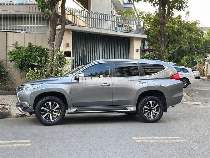 Pajero Sport máy xăng 2 cầu, bản Full, Odo 61k Km