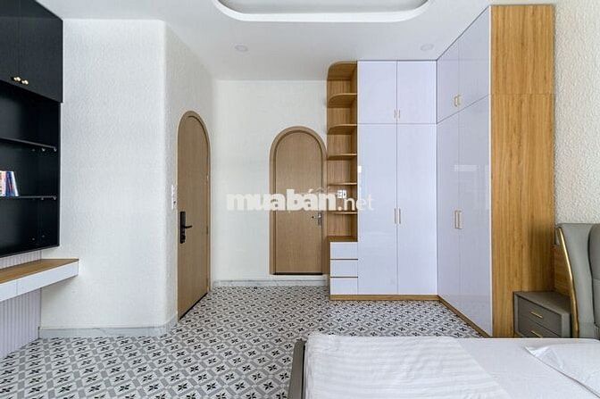 Cho thuê CC đẹp xuất sắc tại 74, Lý Tự Trọng, P. Bến Thành, 100m2
