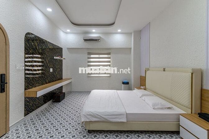 Cho thuê CC đẹp xuất sắc tại 74, Lý Tự Trọng, P. Bến Thành, 100m2