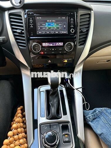 Pajero Sport máy xăng 2 cầu, bản Full, Odo 61k Km