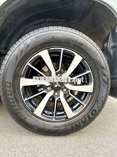 Pajero Sport máy xăng 2 cầu, bản Full, Odo 61k Km