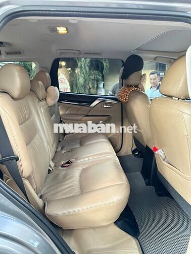 Pajero Sport máy xăng 2 cầu, bản Full, Odo 61k Km