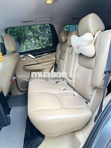 Pajero Sport máy xăng 2 cầu, bản Full, Odo 61k Km