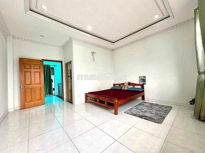 Mặt trong lầu 1- Gần Đại Học Công Thương Aeon. Free dịch vụ và free xe