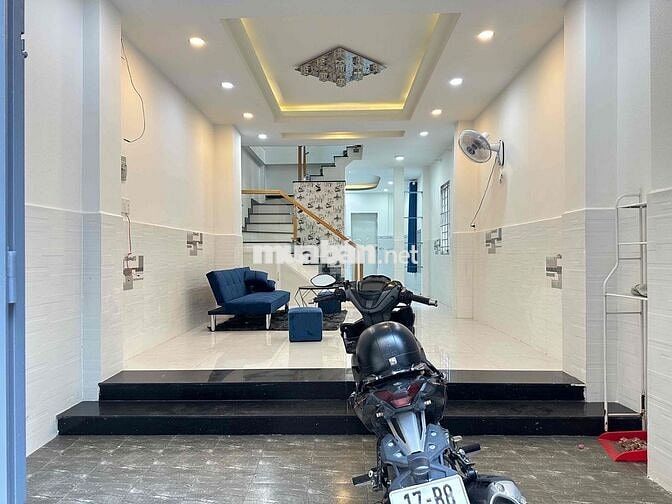Hồ Biểu Chánh , Quận Phú Nhuận