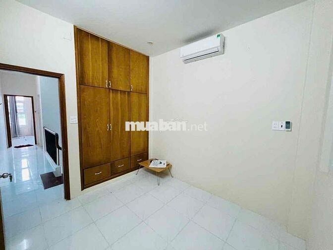 Nhà lầu 2 phòng 2 máy lạnh KDC Đường 30/4