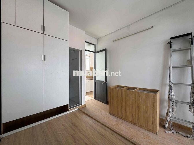 Trống lại studio ban công tách bếp trung tâm Q7 Lotte TDTU RMIT PMH SC