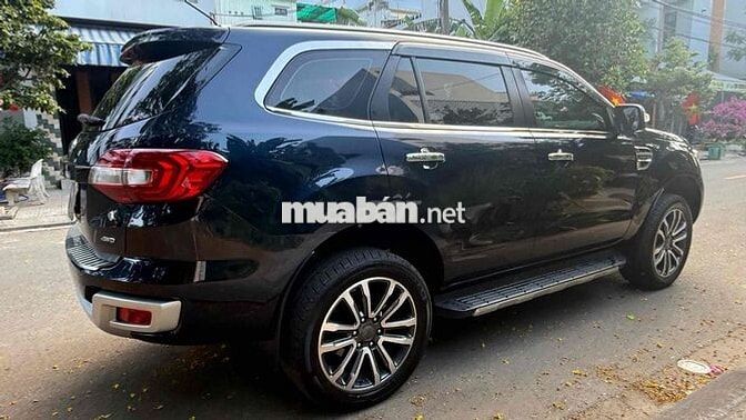 Ford Everest Titanium Xanh đen 57.706 km