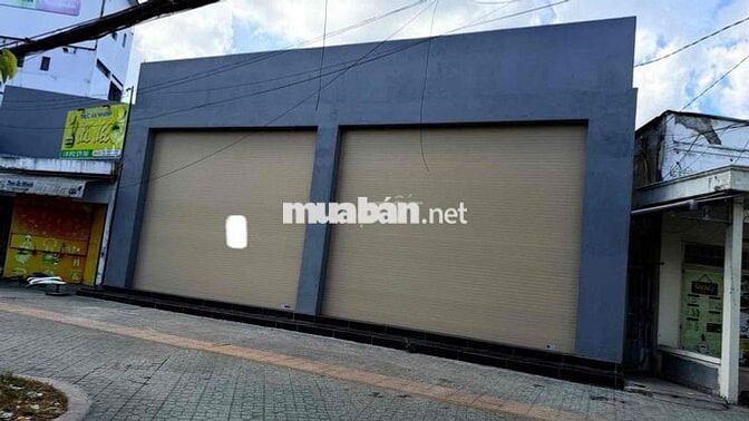 CHO THUÊ MẶT BẰNG 320m2 VÒNG XOAY TP BẾN TRE 12X20M NỞ HẬU L