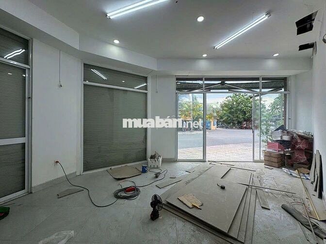Cho Thuê Mặt Bằng Đường Nguyễn Phúc Chu, Quận 3 ( Góc Đẹp - Có Sân )