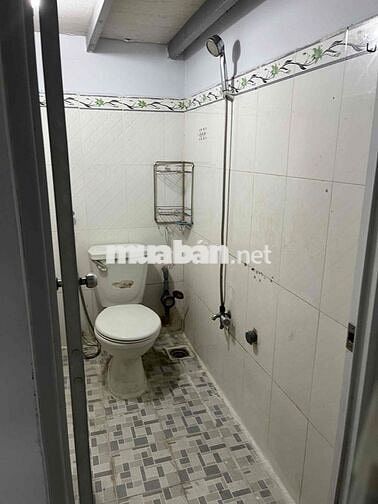 Phòng trọ WC riêng, máy lạnh, có gác, giờ tự do