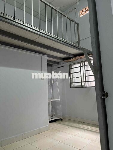 Phòng trọ WC riêng, máy lạnh, có gác, giờ tự do