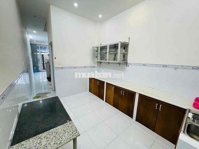 Nhà lầu 2 phòng 2 máy lạnh KDC Đường 30/4