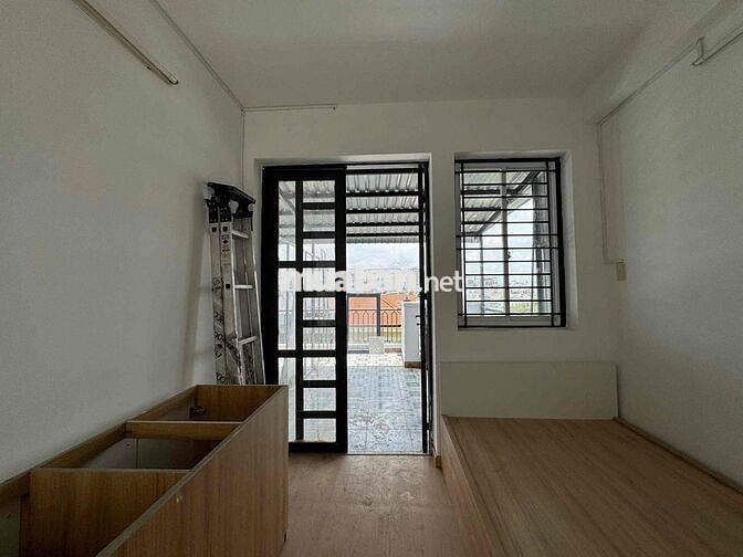 Trống lại studio ban công tách bếp trung tâm Q7 Lotte TDTU RMIT PMH SC