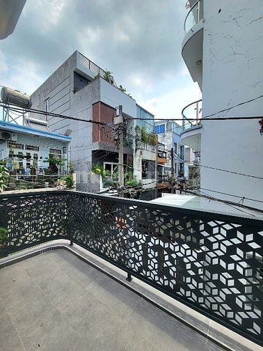 GÓC 2 Mặt Tiền Đường Phạm Văn Đồng, Gò Vấp. Giá 3TỶ550 - Đang cho thuê