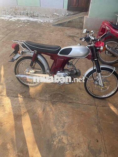 Honda 67 Bạc Đỏ Cổ điển
