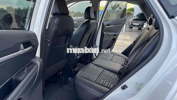 Kia Sonet 2025 Luxury 1.5 AT - 4200 km