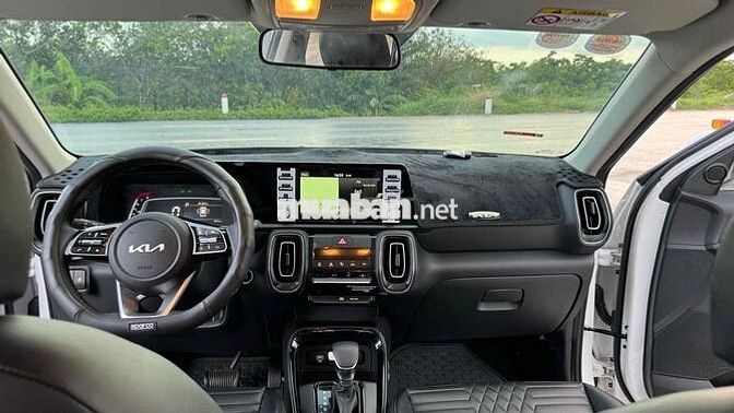 Kia Sonet 2025 Luxury 1.5 AT - 4200 km