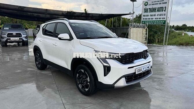 Kia Sonet 2025 Luxury 1.5 AT - 4200 km